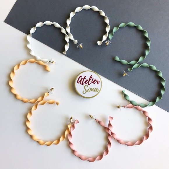 Large Swirled Matte Hoop Earrings - Light Pink - Picture 2 of 2